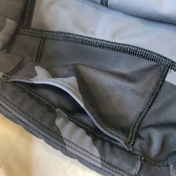 Athleta stash pockets, Black Camouflage Leggings, small - Picture 7 of 12